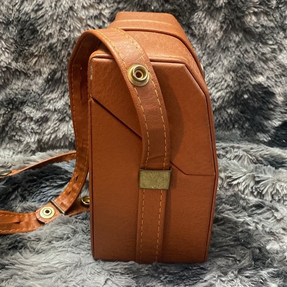 Vintage Pentax Brown Leather Camera Bag with accessories. - Picture 5 of 16